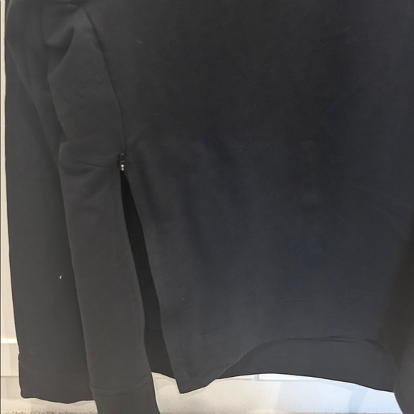 Lululemon Black Crewneck Sweatshirt. Size L. Size zip in front. Interior zip - Picture 3 of 6